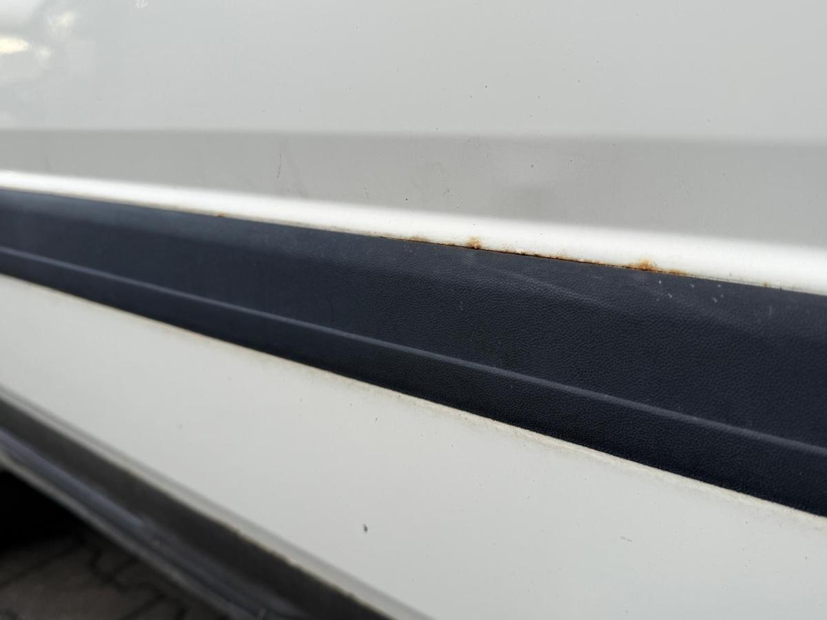 Audi 100 C4 original Tür vorn links L90E Alpinweiss Rohbau BJ91